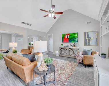 4669 Emerald Willow Drive - Photo Thumbnail 17