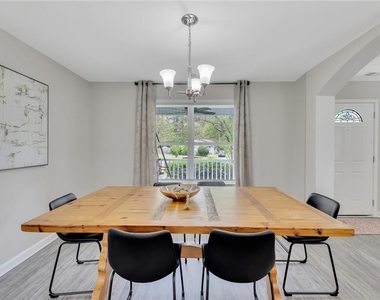 4669 Emerald Willow Drive - Photo Thumbnail 5