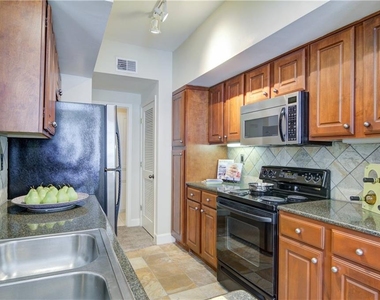 3460 Kingsboro Road - Photo Thumbnail 8