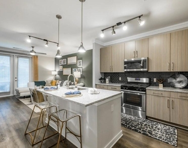 1455 Spring Road Se - Photo Thumbnail 2