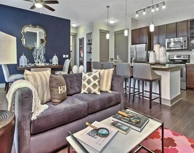 4600 Roswell Road - Photo Thumbnail 3