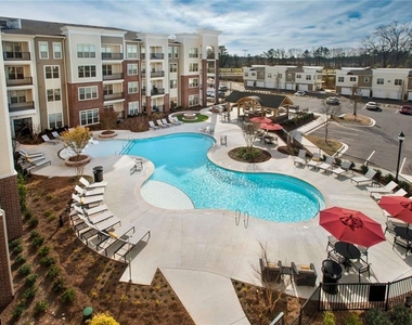 400 Belmont Place - Photo Thumbnail 6