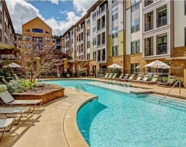 880 Glenwood Avenue - Photo Thumbnail 17