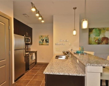 880 Glenwood Avenue - Photo Thumbnail 23
