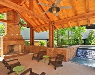 880 Glenwood Avenue - Photo Thumbnail 27