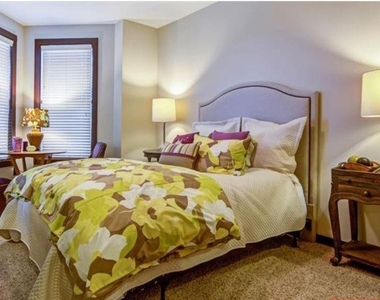 880 Glenwood Avenue - Photo Thumbnail 8