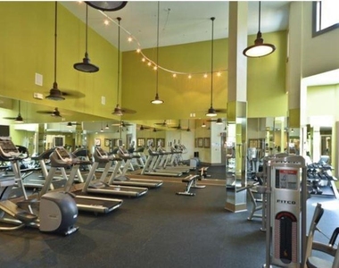 880 Glenwood Avenue - Photo Thumbnail 18
