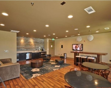 880 Glenwood Avenue - Photo Thumbnail 25