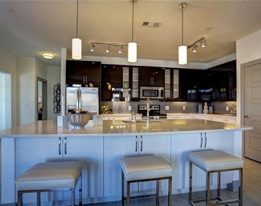 1213 Avalon Boulevard - Photo Thumbnail 9