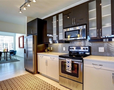 1213 Avalon Boulevard - Photo Thumbnail 1