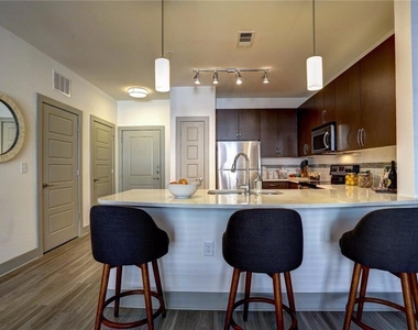 1213 Avalon Boulevard - Photo Thumbnail 10