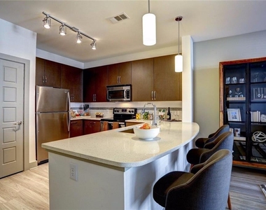 1213 Avalon Boulevard - Photo Thumbnail 4