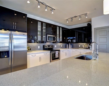 1213 Avalon Boulevard - Photo Thumbnail 3