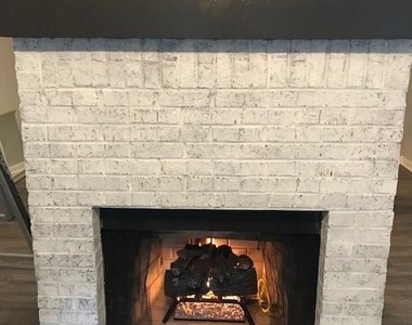 1608 Willie Drive - Photo Thumbnail 5