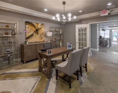 3443 Kingsboro Road Ne - Photo Thumbnail 8