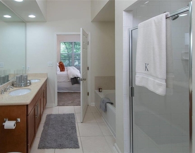 3443 Kingsboro Road Ne - Photo Thumbnail 6