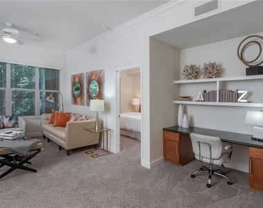 3443 Kingsboro Road Ne - Photo Thumbnail 3