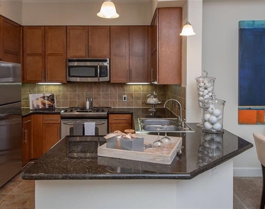 3443 Kingsboro Road Ne - Photo Thumbnail 1
