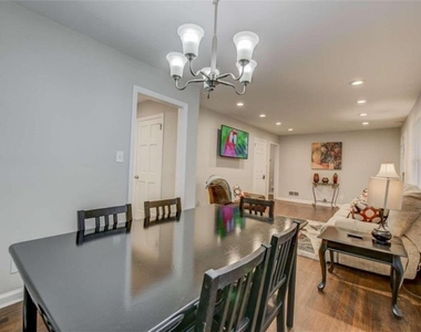 3041 Pasadena Drive - Photo Thumbnail 5