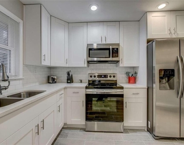 3041 Pasadena Drive - Photo Thumbnail 8