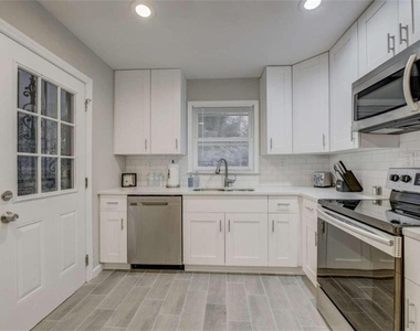 3041 Pasadena Drive - Photo Thumbnail 7