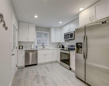 3041 Pasadena Drive - Photo Thumbnail 6