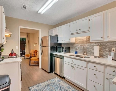 4543 Coopers Creek Place Se - Photo Thumbnail 5