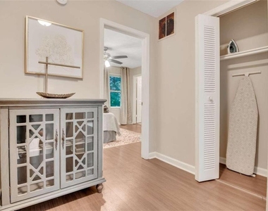 4543 Coopers Creek Place Se - Photo Thumbnail 12