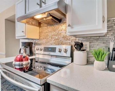 4543 Coopers Creek Place Se - Photo Thumbnail 3