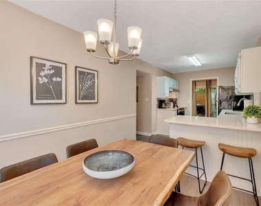 4543 Coopers Creek Place Se - Photo Thumbnail 9