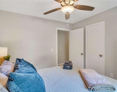 302 Hidden Court - Photo Thumbnail 18
