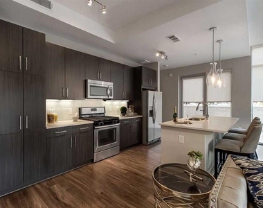 2144 Peachtree Road - Photo Thumbnail 7