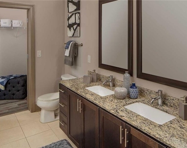 235 Pharr Road - Photo Thumbnail 6