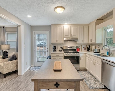 209 Caboose Lane - Photo Thumbnail 9