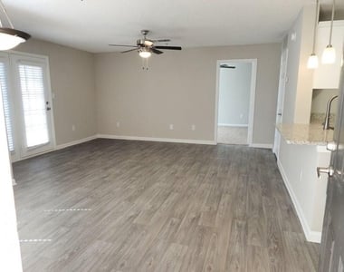 100 Ashford Gables Drive - Photo Thumbnail 5