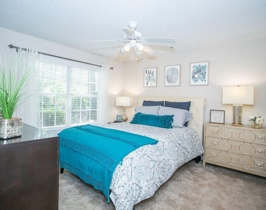 100 Ashford Gables Drive - Photo Thumbnail 6