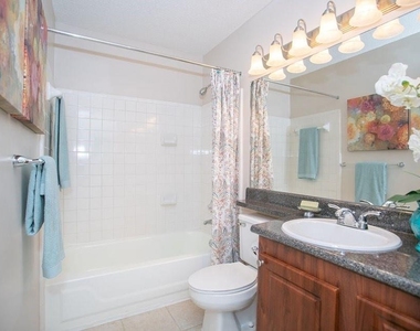 100 Ashford Gables Drive - Photo Thumbnail 7