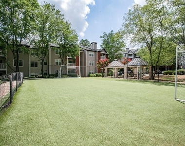 100 Ashford Gables Drive - Photo Thumbnail 32