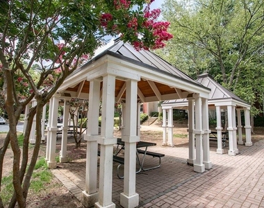 100 Ashford Gables Drive - Photo Thumbnail 24