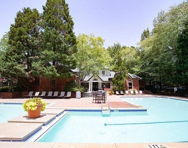 100 Ashford Gables Drive - Photo Thumbnail 16