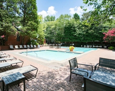 100 Ashford Gables Drive - Photo Thumbnail 17