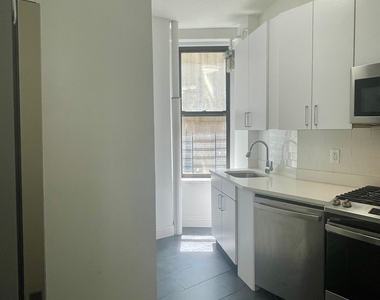166 West 72nd Street, 3B - Photo Thumbnail 10