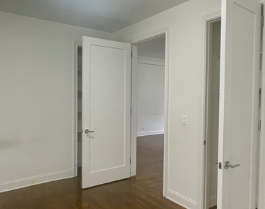 166 West 72nd Street, 3B - Photo Thumbnail 6