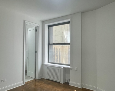 166 West 72nd Street, 3B - Photo Thumbnail 4