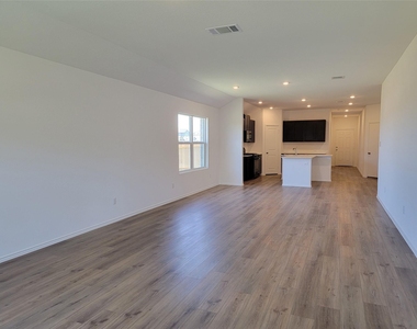 100 Montego St - Photo Thumbnail 11