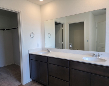 100 Montego St - Photo Thumbnail 15