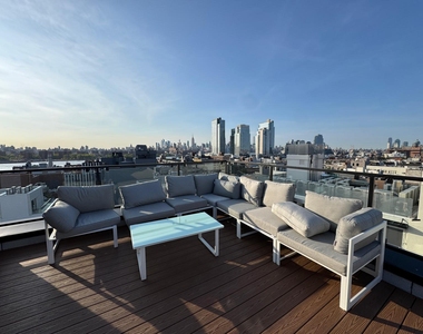 228 Berry Street - Photo Thumbnail 16