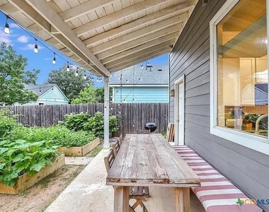 305 Trestle Tree St - Photo Thumbnail 17