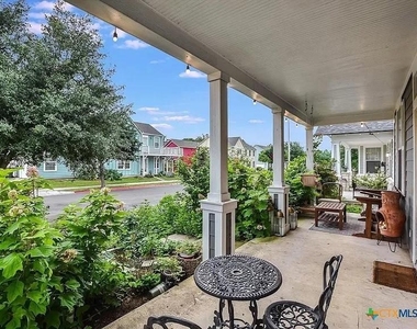 305 Trestle Tree St - Photo Thumbnail 4