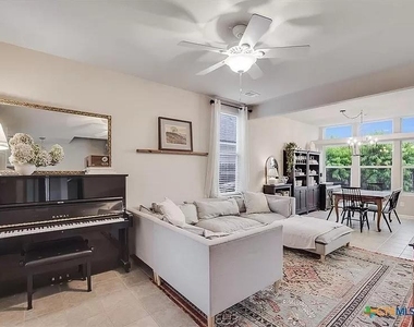 305 Trestle Tree St - Photo Thumbnail 7